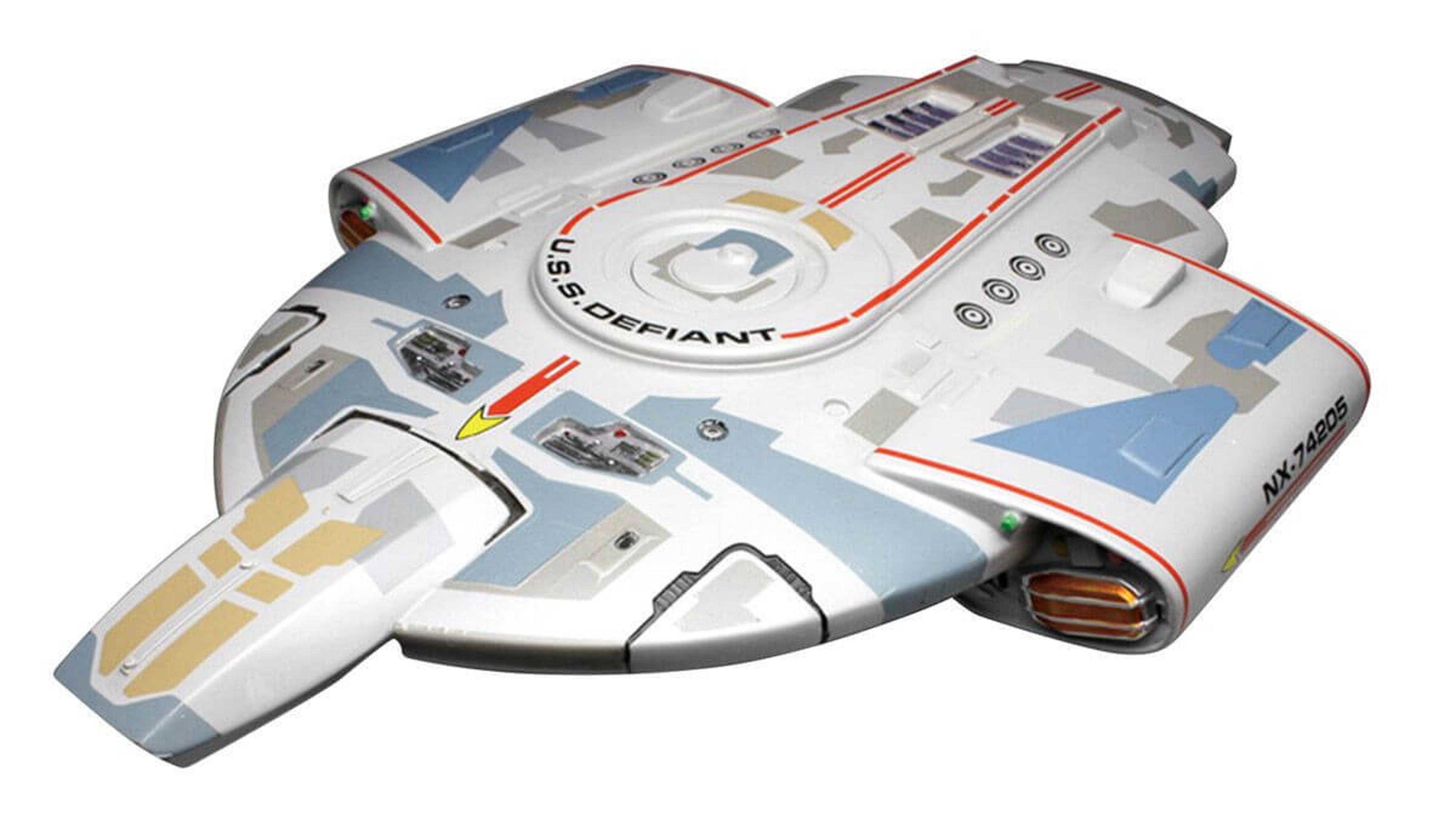 Polar Lights 1/1000 Star Trek USS Defiant Snap Kit
