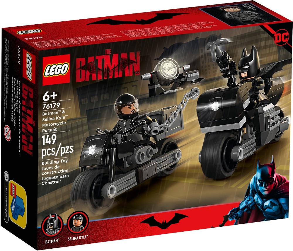DC - Batman and Selina Kyle Motorcycle Pursuit