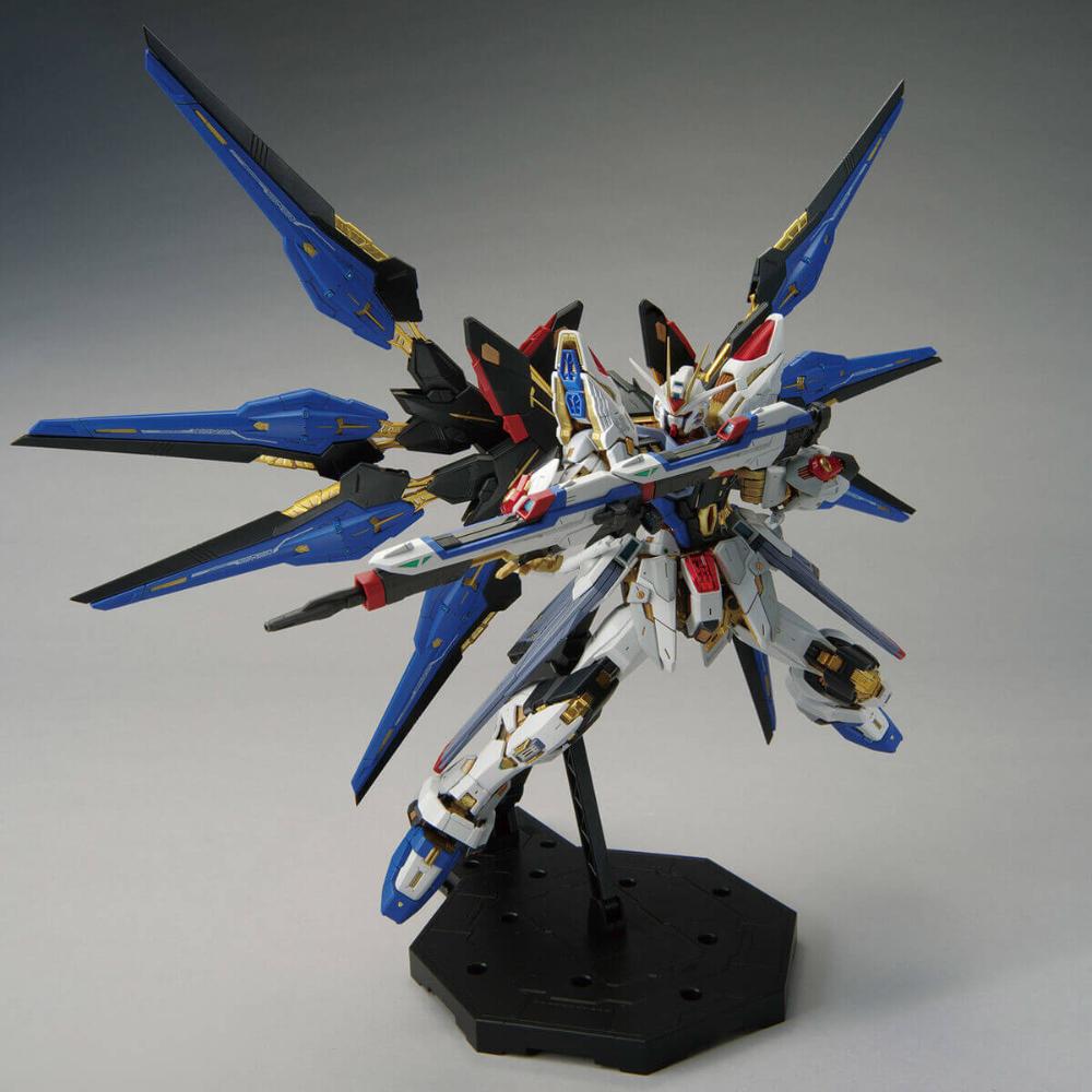 Bandai 1/100 MGEX ZGMF-X20A Strike Freedom Gundam